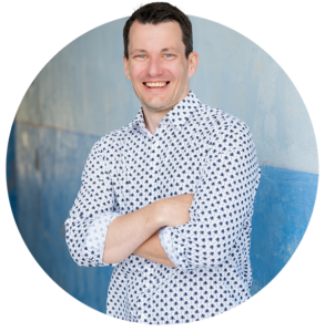 Kuvassa Jussi Reijonen - Verkkokauppakuiskaaja, taikuri itse